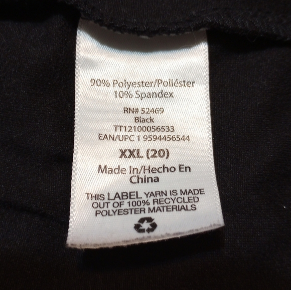 Women's Time and Tru Black Comfortable Capri Pants - Picture 4 of 4